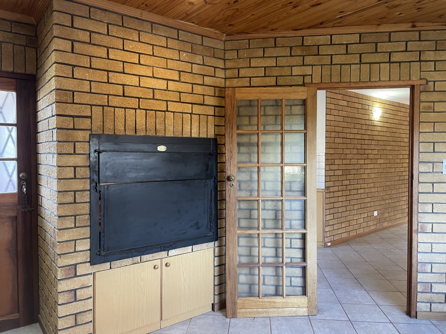 2 Bedroom Property for Sale in Myburgh Park Western Cape